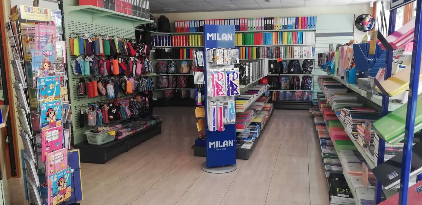 #htmlcaption2 Entra a un mónDE PAPER A TOT COLOR